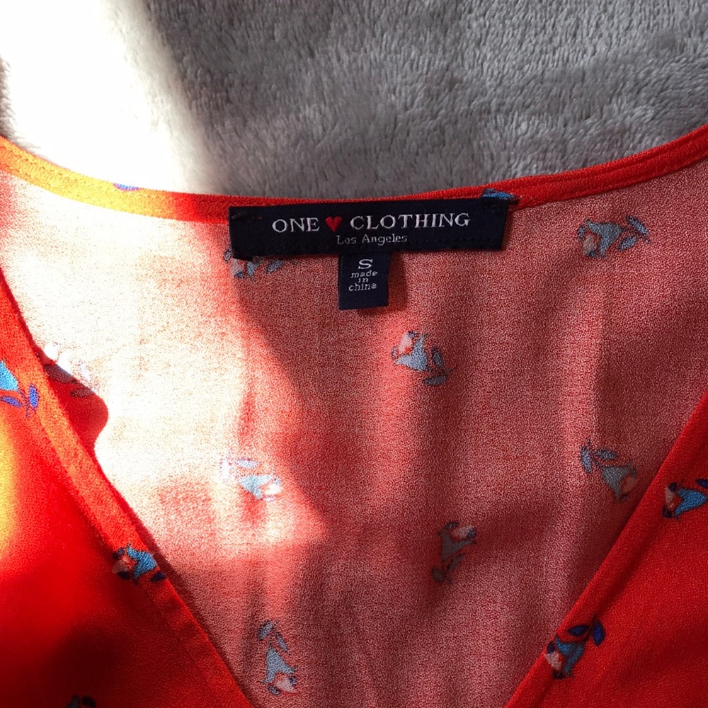 Cute Blouse - Picture 3 of 3